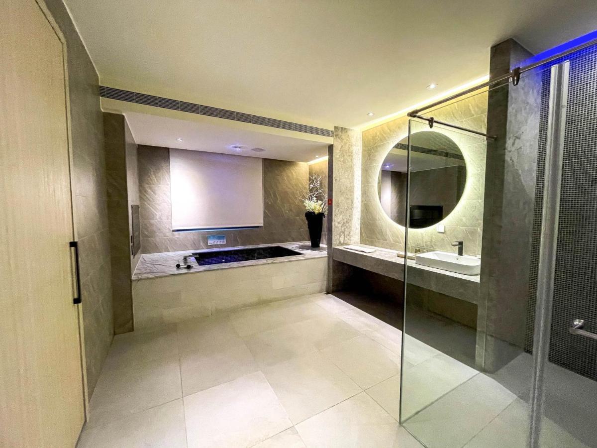 Fifth Avenue Motel Тайджун Екстериор снимка