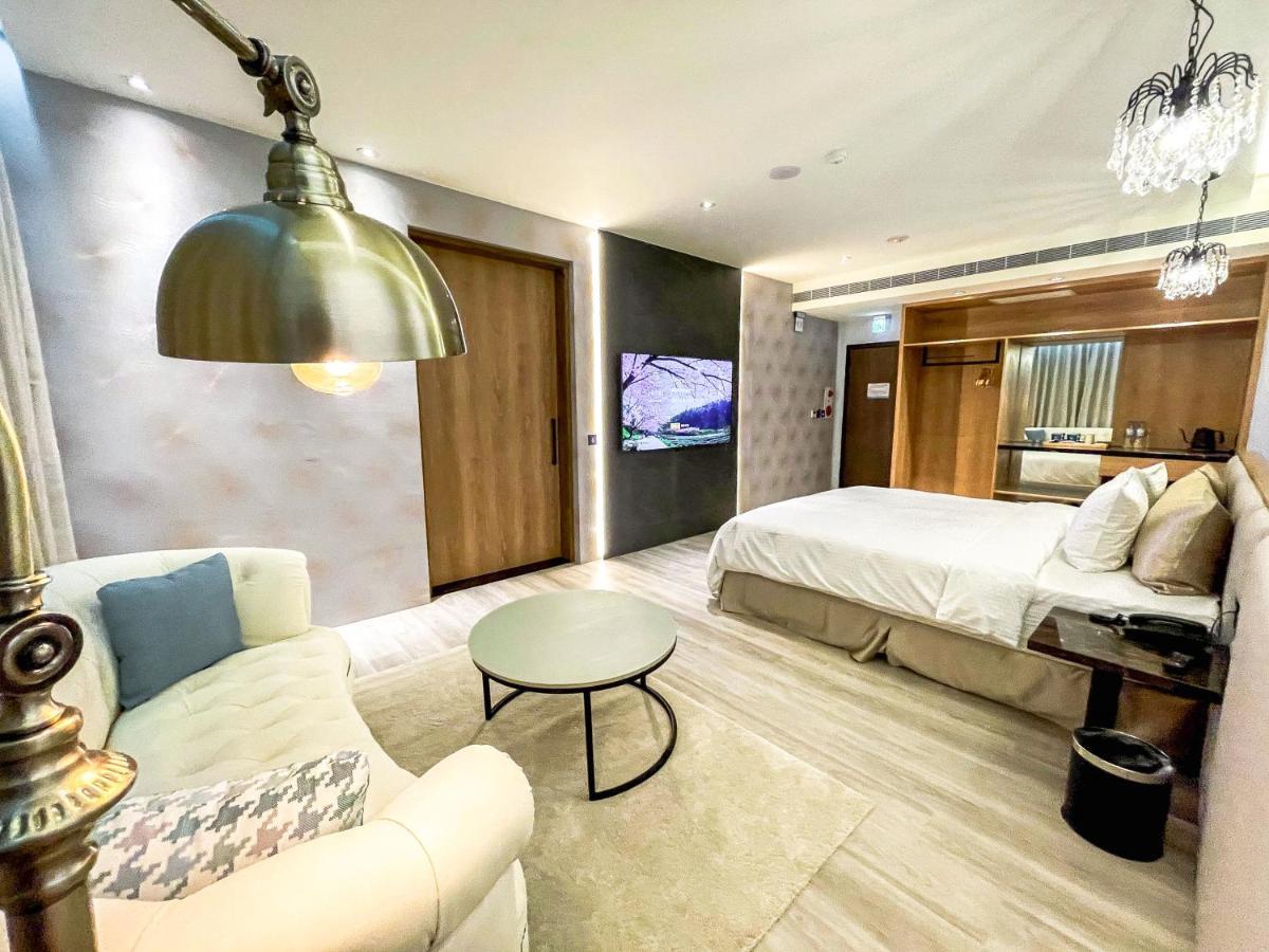 Fifth Avenue Motel Тайджун Екстериор снимка