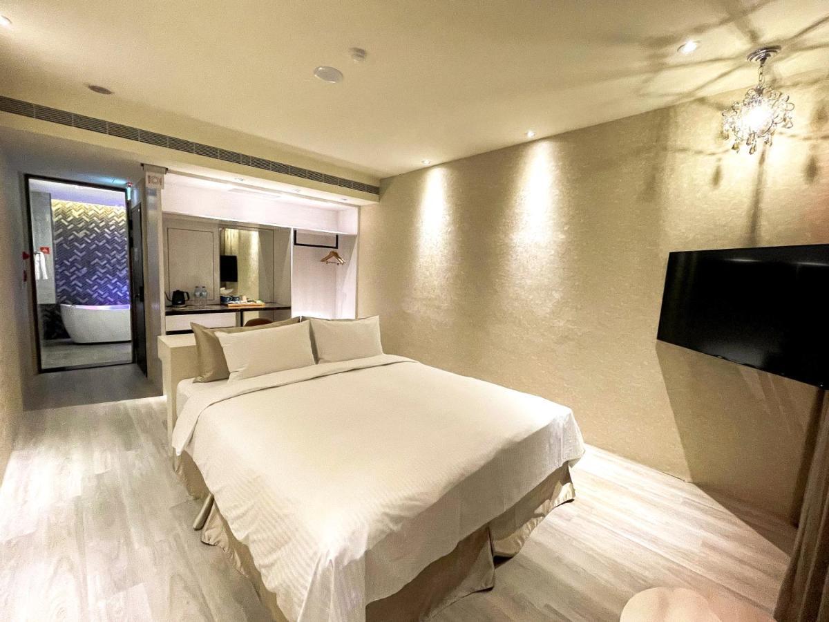 Fifth Avenue Motel Тайджун Екстериор снимка