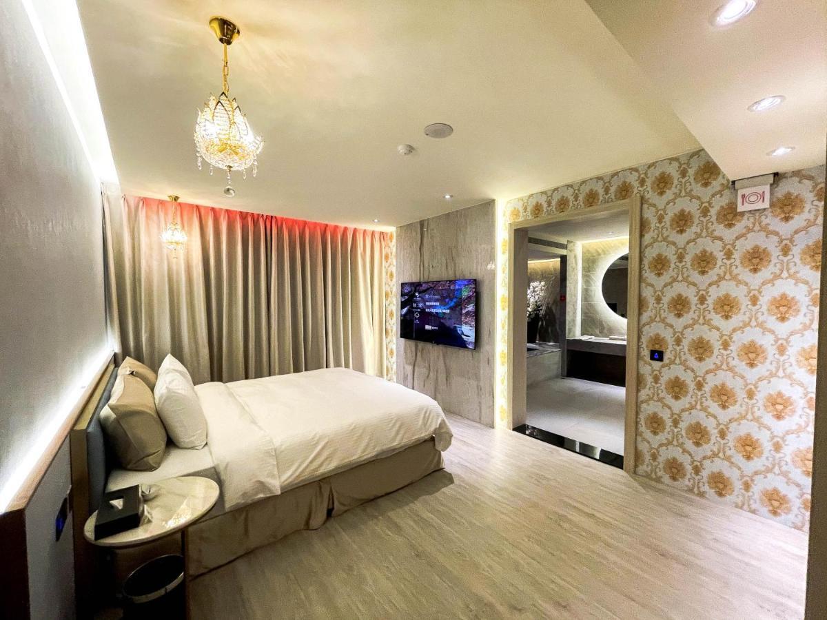 Fifth Avenue Motel Тайджун Екстериор снимка
